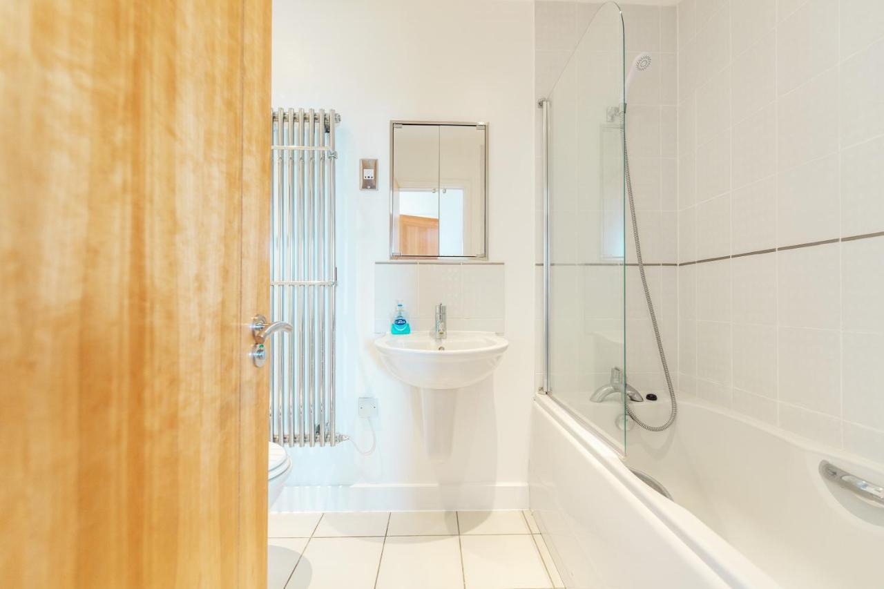 Premium Excel 3 & 2 Bedrooms Лондон Екстериор снимка