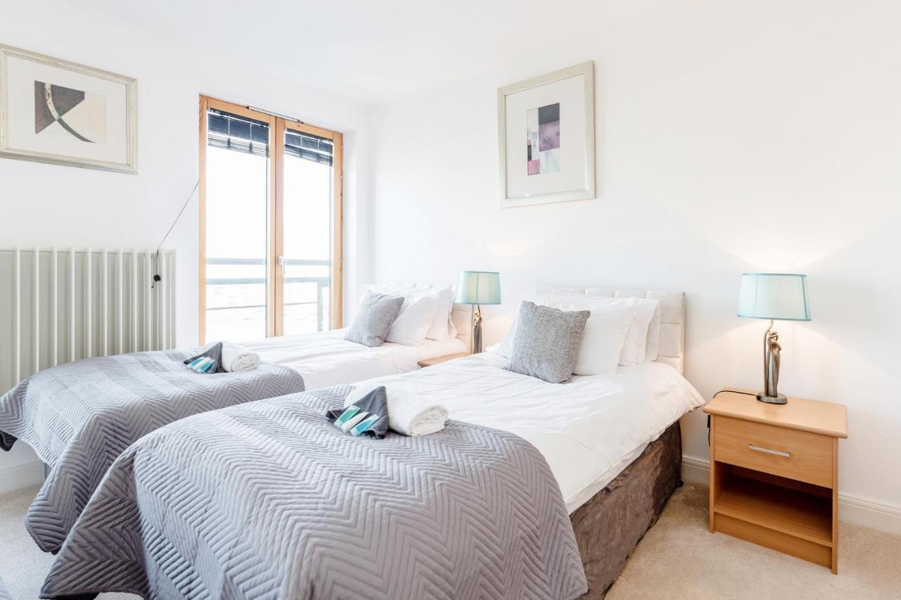 Premium Excel 3 & 2 Bedrooms Лондон Екстериор снимка