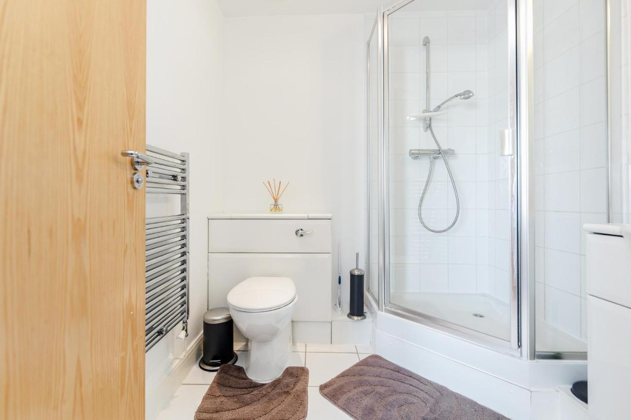 Premium Excel 3 & 2 Bedrooms Лондон Екстериор снимка