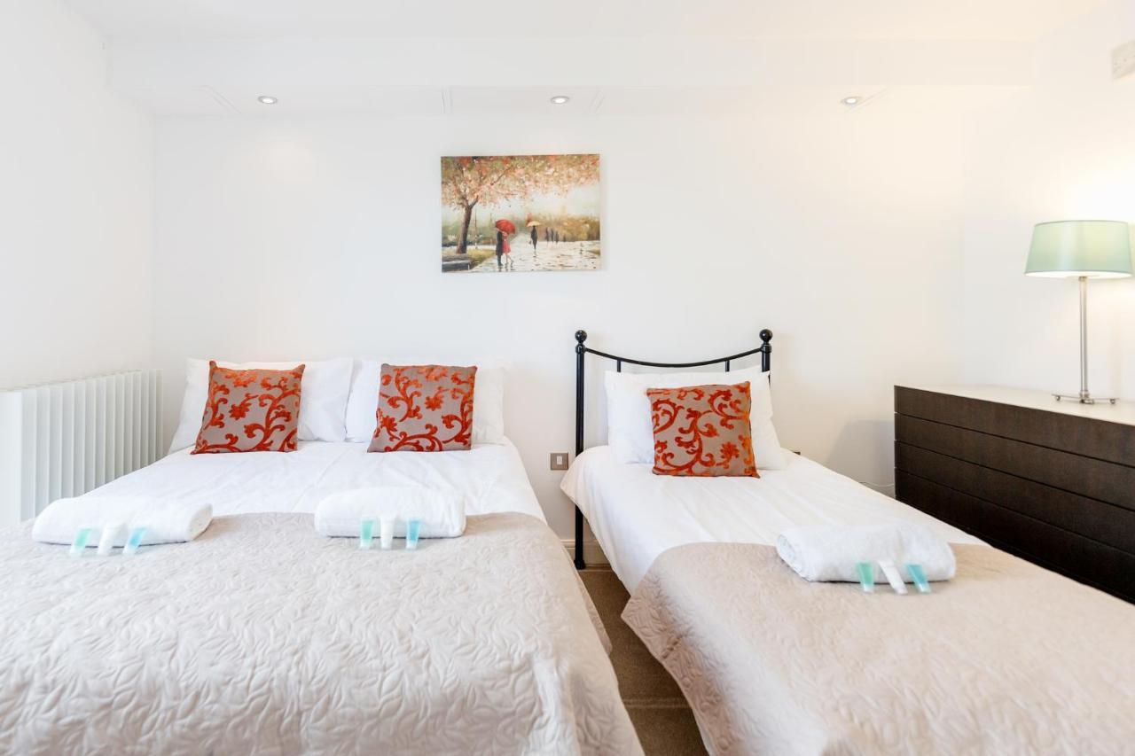 Premium Excel 3 & 2 Bedrooms Лондон Екстериор снимка