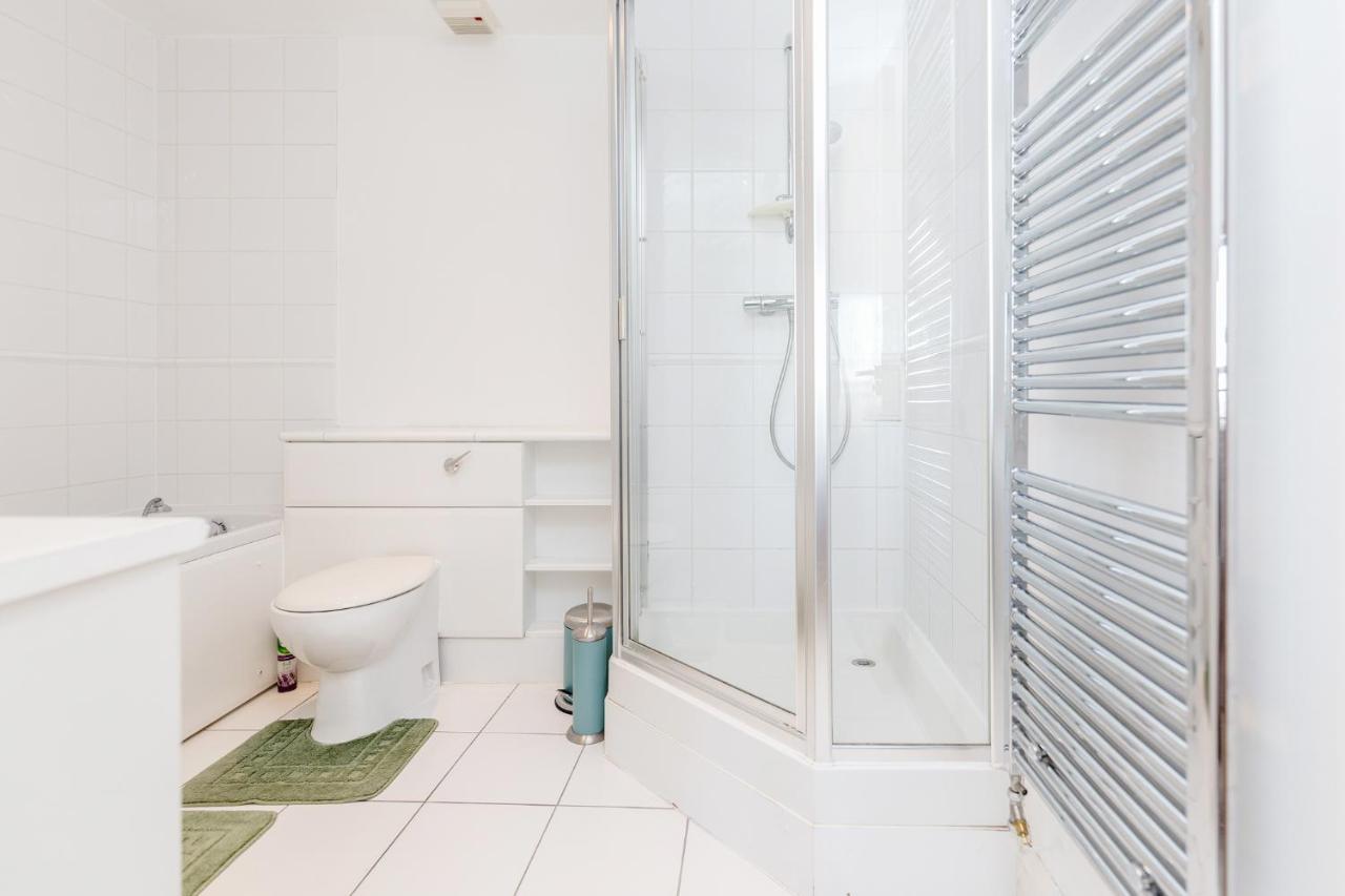 Premium Excel 3 & 2 Bedrooms Лондон Екстериор снимка