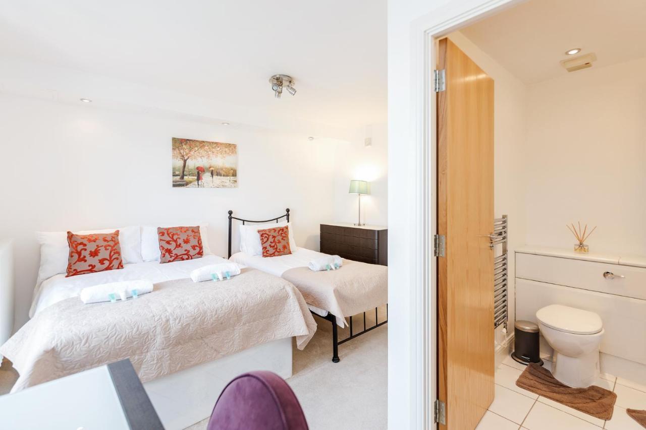Premium Excel 3 & 2 Bedrooms Лондон Екстериор снимка
