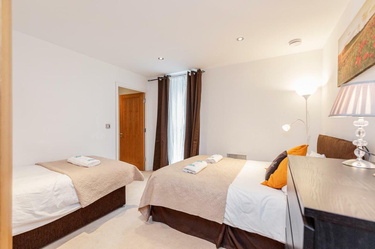 Premium Excel 3 & 2 Bedrooms Лондон Екстериор снимка